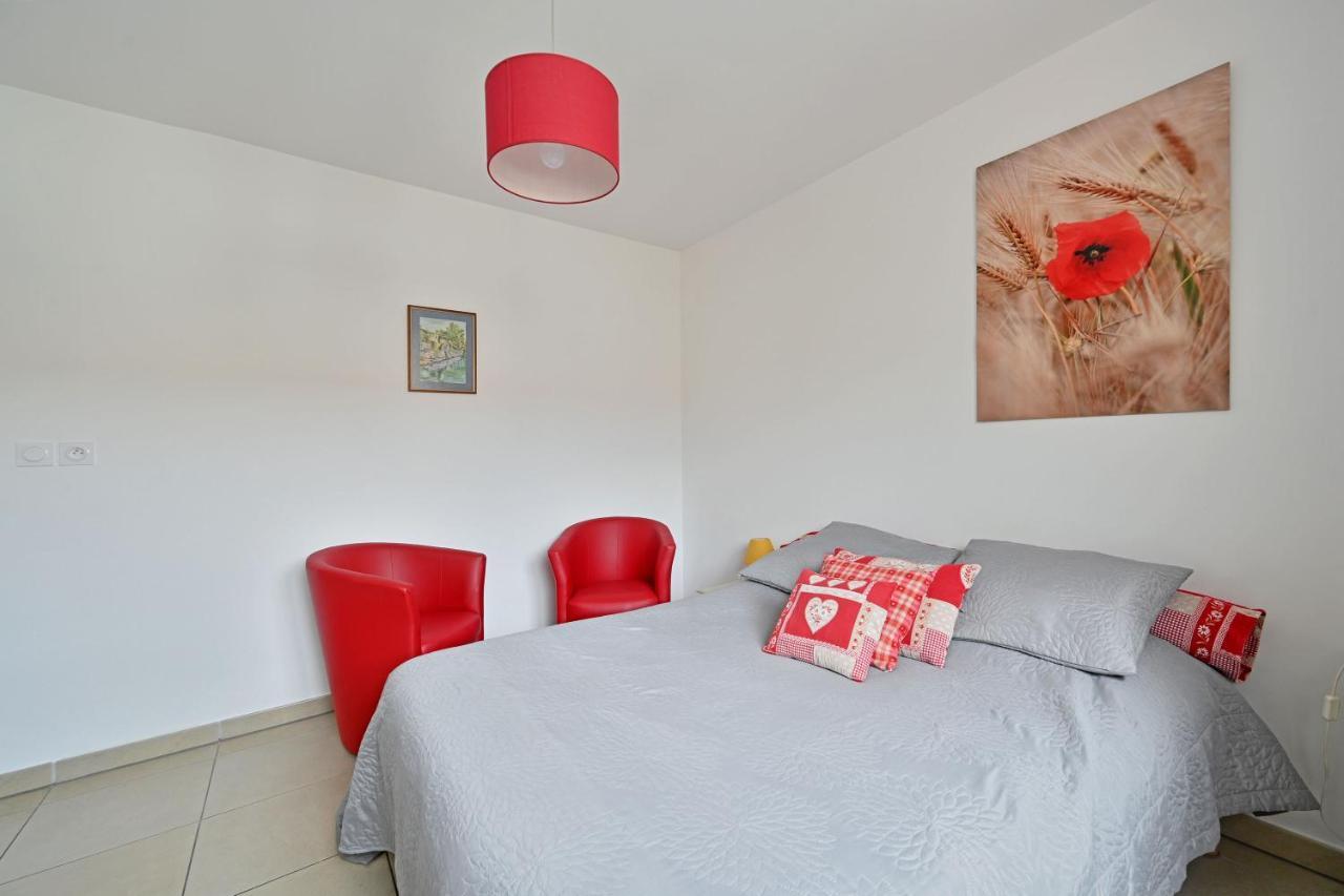 Ilot Coquelicot - Parking Gratuit Securise - Ac Clim - Ascenseur - Balcon Appartement LʼIsle-sur-la-Sorgue Buitenkant foto